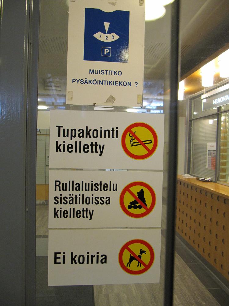 Työvoimatoimiston ovessa.jpg